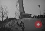 Standbild Waghalsige Sportstunts Anfang der 1940er Jahre United States USA, 1941, aus Sekunde 5 historischem Filmmaterial Videoclip 65675046747
