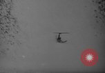 Standbild Waghalsige Sportstunts Anfang der 1940er Jahre United States USA, 1941, aus Sekunde 11 historischem Filmmaterial Videoclip 65675046747