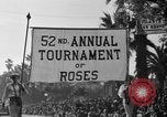 Standbild Rose Bowl Parade 1941 Pasadena California USA, 1941, aus Sekunde 10 historischem Filmmaterial Videoclip 65675046748