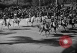 Standbild Rose Bowl Parade 1941 Pasadena California USA, 1941, aus Sekunde 13 historischem Filmmaterial Videoclip 65675046748