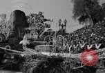 Standbild Rose Bowl Parade 1941 Pasadena California USA, 1941, aus Sekunde 19 historischem Filmmaterial Videoclip 65675046748