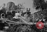 Standbild Rose Bowl Parade 1941 Pasadena California USA, 1941, aus Sekunde 21 historischem Filmmaterial Videoclip 65675046748
