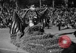 Standbild Rose Bowl Parade 1941 Pasadena California USA, 1941, aus Sekunde 29 historischem Filmmaterial Videoclip 65675046748
