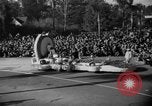 Standbild Rose Bowl Parade 1941 Pasadena California USA, 1941, aus Sekunde 30 historischem Filmmaterial Videoclip 65675046748