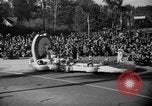 Standbild Rose Bowl Parade 1941 Pasadena California USA, 1941, aus Sekunde 31 historischem Filmmaterial Videoclip 65675046748