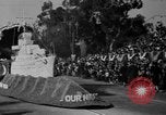 Standbild Rose Bowl Parade 1941 Pasadena California USA, 1941, aus Sekunde 39 historischem Filmmaterial Videoclip 65675046748
