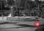 Standbild Rose Bowl Parade 1941 Pasadena California USA, 1941, aus Sekunde 46 historischem Filmmaterial Videoclip 65675046748