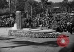 Standbild Rose Bowl Parade 1941 Pasadena California USA, 1941, aus Sekunde 50 historischem Filmmaterial Videoclip 65675046748