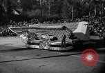 Standbild Rose Bowl Parade 1941 Pasadena California USA, 1941, aus Sekunde 52 historischem Filmmaterial Videoclip 65675046748