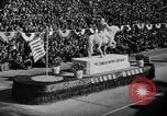 Standbild Rose Bowl Parade 1941 Pasadena California USA, 1941, aus Sekunde 60 historischem Filmmaterial Videoclip 65675046748