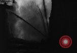 Standbild Brand in Scotch Whiskey Lager Glasgow Schottland, 1960, aus Sekunde 47 historischem Filmmaterial Videoclip 65675046755