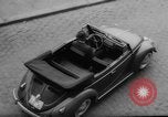 Standbild Alkohol-O-Mat breathalyzer Hamburg Deutschland, 1960, aus Sekunde 20 historischem Filmmaterial Videoclip 65675046756
