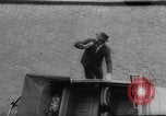 Standbild Alkohol-O-Mat breathalyzer Hamburg Deutschland, 1960, aus Sekunde 27 historischem Filmmaterial Videoclip 65675046756