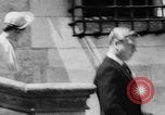 Standbild Ehe der Herzog von Windsor und Wallis Warfield Simpson Frankreich, 1937, aus Sekunde 16 historischem Filmmaterial Videoclip 65675046760