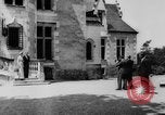 Standbild Ehe der Herzog von Windsor und Wallis Warfield Simpson Frankreich, 1937, aus Sekunde 23 historischem Filmmaterial Videoclip 65675046760