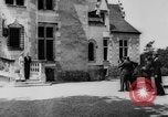 Standbild Ehe der Herzog von Windsor und Wallis Warfield Simpson Frankreich, 1937, aus Sekunde 24 historischem Filmmaterial Videoclip 65675046760