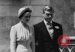 Standbild Ehe der Herzog von Windsor und Wallis Warfield Simpson Frankreich, 1937, aus Sekunde 28 historischem Filmmaterial Videoclip 65675046760