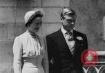Standbild Ehe der Herzog von Windsor und Wallis Warfield Simpson Frankreich, 1937, aus Sekunde 29 historischem Filmmaterial Videoclip 65675046760