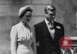 Standbild Ehe der Herzog von Windsor und Wallis Warfield Simpson Frankreich, 1937, aus Sekunde 34 historischem Filmmaterial Videoclip 65675046760
