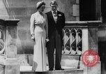 Standbild Ehe der Herzog von Windsor und Wallis Warfield Simpson Frankreich, 1937, aus Sekunde 35 historischem Filmmaterial Videoclip 65675046760