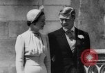 Standbild Ehe der Herzog von Windsor und Wallis Warfield Simpson Frankreich, 1937, aus Sekunde 44 historischem Filmmaterial Videoclip 65675046760