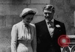 Standbild Ehe der Herzog von Windsor und Wallis Warfield Simpson Frankreich, 1937, aus Sekunde 46 historischem Filmmaterial Videoclip 65675046760