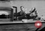 Standbild Ehe der Herzog von Windsor und Wallis Warfield Simpson Frankreich, 1937, aus Sekunde 54 historischem Filmmaterial Videoclip 65675046760