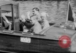 Standbild Ehe der Herzog von Windsor und Wallis Warfield Simpson Frankreich, 1937, aus Sekunde 56 historischem Filmmaterial Videoclip 65675046760