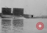 Standbild US Navy schwimmende Trockendock im Pazifischen Ozean Pacific Theater, 1945, aus Sekunde 10 historischem Filmmaterial Videoclip 65675046769