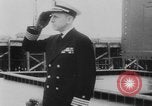 Standbild US Navy schwimmende Trockendock im Pazifischen Ozean Pacific Theater, 1945, aus Sekunde 27 historischem Filmmaterial Videoclip 65675046769