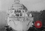 Standbild US Navy schwimmende Trockendock im Pazifischen Ozean Pacific Theater, 1945, aus Sekunde 51 historischem Filmmaterial Videoclip 65675046769