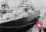 Standbild US Navy schwimmende Trockendock im Pazifischen Ozean Pacific Theater, 1945, aus Sekunde 59 historischem Filmmaterial Videoclip 65675046769