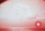 Immagine di Zuni shot test nucleari Pacific Proving Grounds Isole Marshall, 1956, secondo 32 filmato di repertorio 65675046795