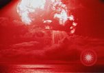 Immagine di Zuni shot test nucleari Pacific Proving Grounds Isole Marshall, 1956, secondo 47 filmato di repertorio 65675046795