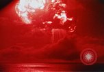 Immagine di Zuni shot test nucleari Pacific Proving Grounds Isole Marshall, 1956, secondo 49 filmato di repertorio 65675046795