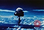 Standbild Nuclear Test Enewetak Atoll Marshall Inseln, 1952, aus Sekunde 55 historischem Filmmaterial Videoclip 65675046796