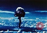 Standbild Nuclear Test Enewetak Atoll Marshall Inseln, 1952, aus Sekunde 59 historischem Filmmaterial Videoclip 65675046796