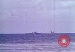 Immagine di Bomba nucleare il test in mare Le isole della Micronesia Oceano Pacifico, 1955, secondo 5 filmato di repertorio 65675046798