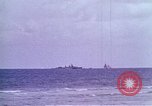 Immagine di Bomba nucleare il test in mare Le isole della Micronesia Oceano Pacifico, 1955, secondo 21 filmato di repertorio 65675046798