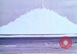 Immagine di Bomba nucleare il test in mare Le isole della Micronesia Oceano Pacifico, 1955, secondo 24 filmato di repertorio 65675046798