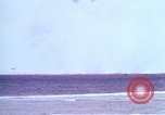 Immagine di Bomba nucleare il test in mare Le isole della Micronesia Oceano Pacifico, 1955, secondo 61 filmato di repertorio 65675046798
