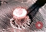 Standbild Nuclear Test Nye County Nevada USA, 1955, aus Sekunde 20 historischem Filmmaterial Videoclip 65675046799