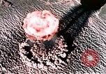 Standbild Nuclear Test Nye County Nevada USA, 1955, aus Sekunde 25 historischem Filmmaterial Videoclip 65675046799