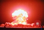 Standbild Nuclear Test Mikronesischen Inseln Pazifischer Ozean, 1955, aus Sekunde 23 historischem Filmmaterial Videoclip 65675046800