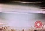 Standbild Nuclear Test Pacific Testgelände, 1955, aus Sekunde 35 historischem Filmmaterial Videoclip 65675046802