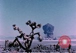 Standbild Fiezeau Nuclear Test Nye County Nevada USA, 1957, aus Sekunde 29 historischem Filmmaterial Videoclip 65675046805