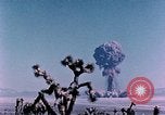 Standbild Fiezeau Nuclear Test Nye County Nevada USA, 1957, aus Sekunde 40 historischem Filmmaterial Videoclip 65675046805