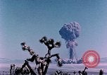 Standbild Fiezeau Nuclear Test Nye County Nevada USA, 1957, aus Sekunde 44 historischem Filmmaterial Videoclip 65675046805