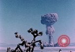 Standbild Fiezeau Nuclear Test Nye County Nevada USA, 1957, aus Sekunde 51 historischem Filmmaterial Videoclip 65675046805