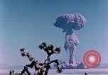 Standbild Fiezeau Nuclear Test Nye County Nevada USA, 1957, aus Sekunde 59 historischem Filmmaterial Videoclip 65675046805